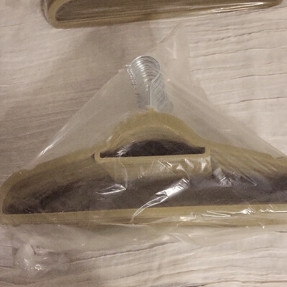 New Velvet Hangers Set Of 25